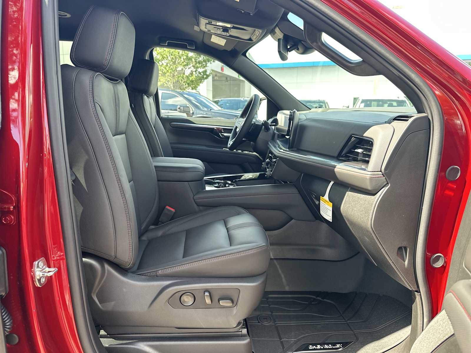 Thumbnail: 2025 Chevrolet Tahoe - 19