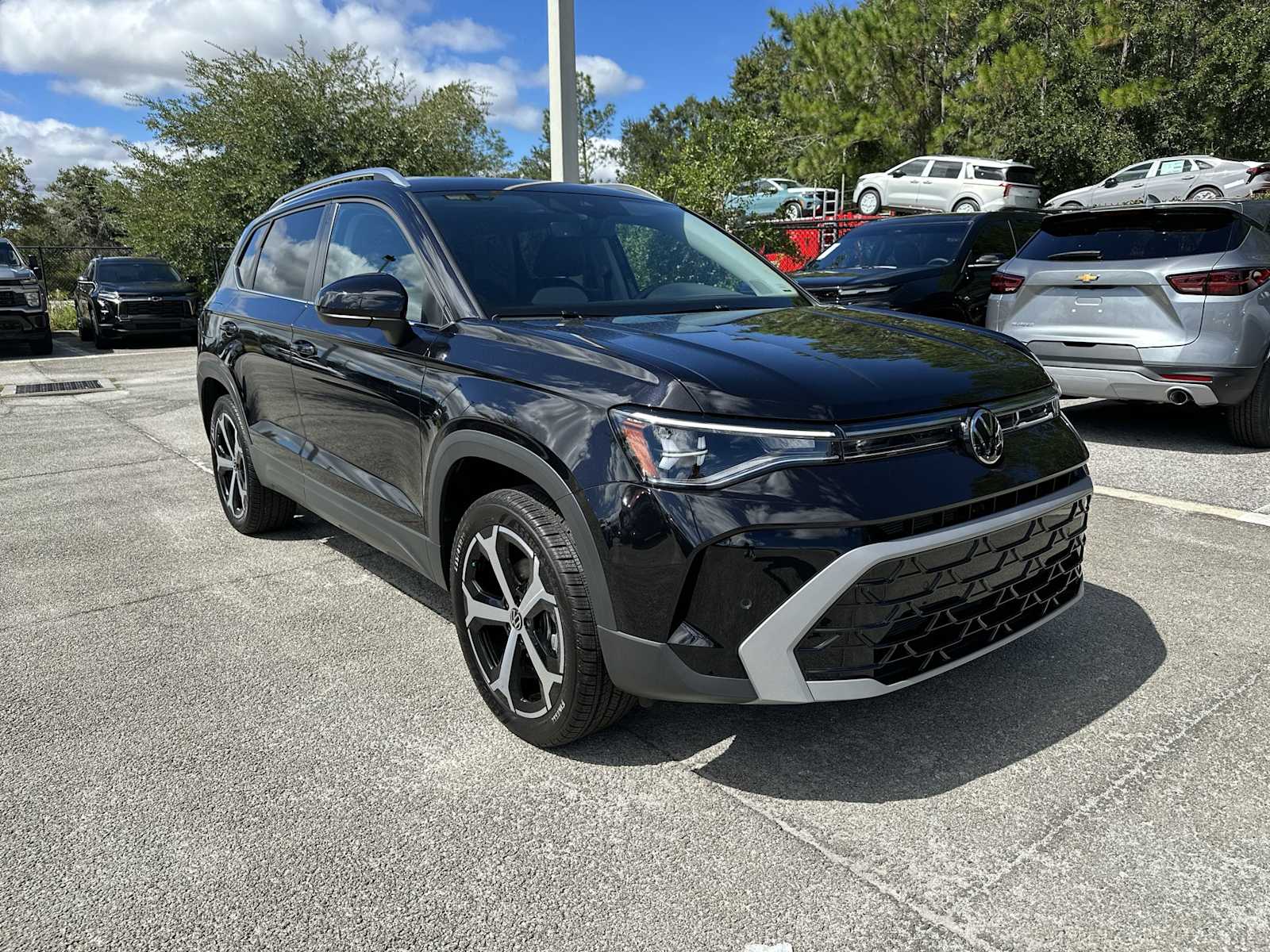 Thumbnail: 2025 Volkswagen Taos - 8