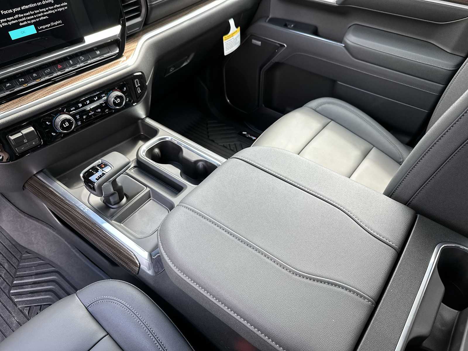 Thumbnail: 2026 Chevrolet Silverado 1500 - 21