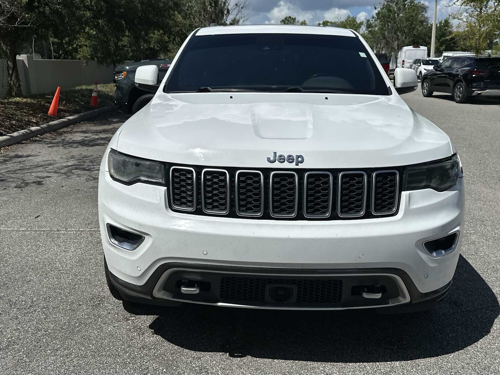 Thumbnail: 2018 Jeep Grand Cherokee - 9