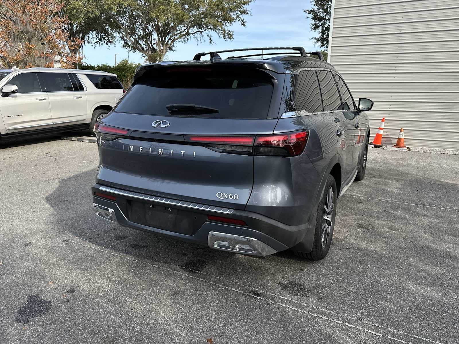 Thumbnail: 2022 INFINITI QX60 - 6