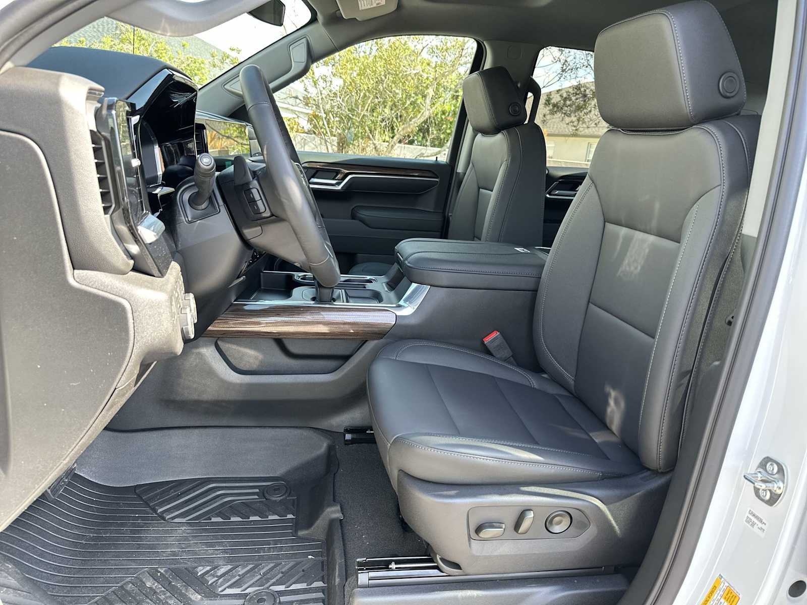 Thumbnail: 2026 Chevrolet Silverado 1500 - 15