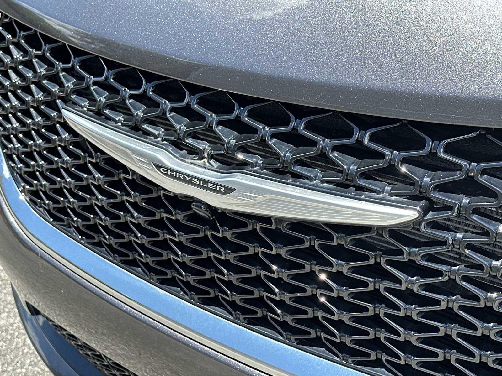 Thumbnail: 2023 Chrysler Pacifica - 10
