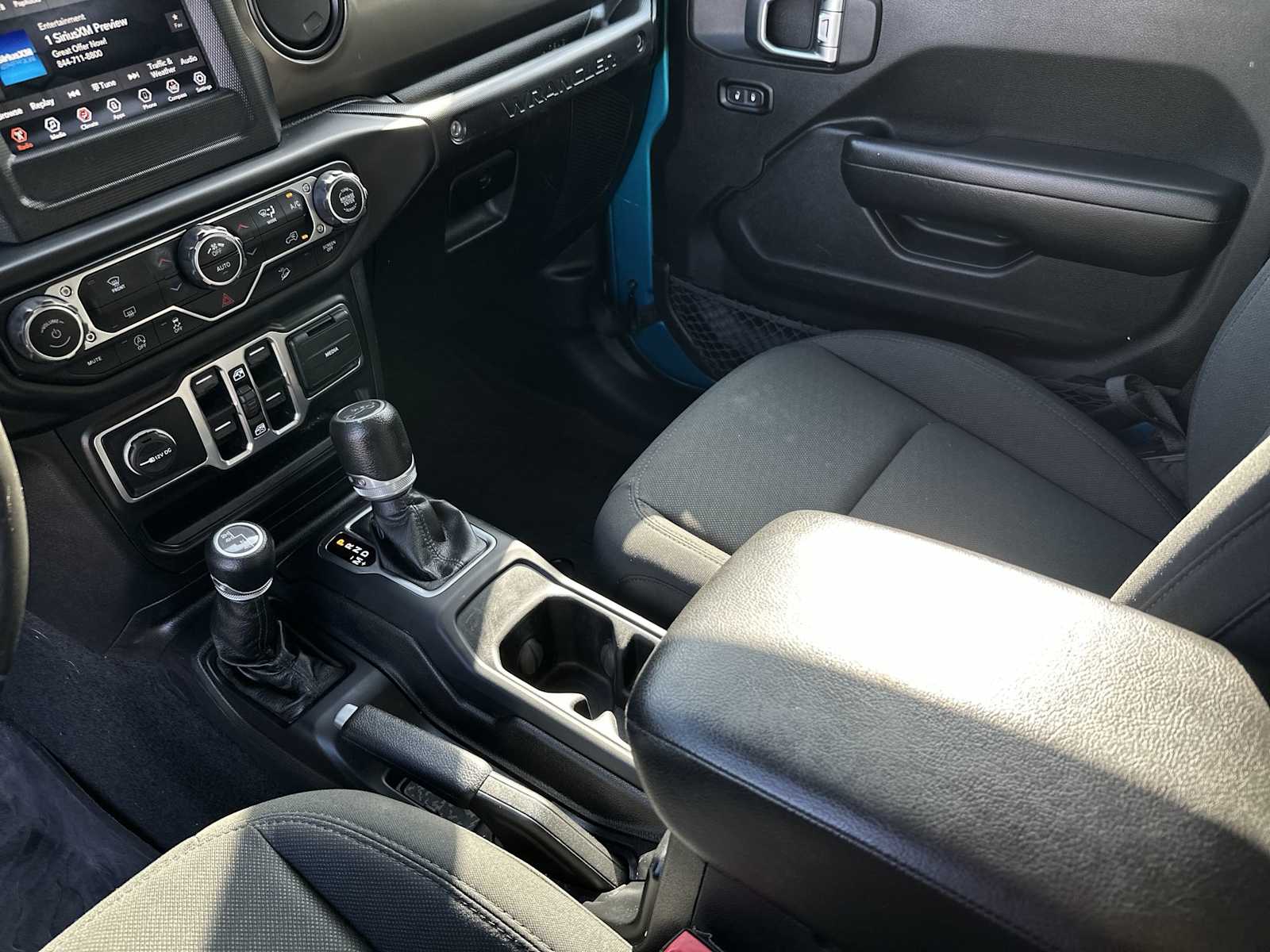 Thumbnail: 2019 Jeep Wrangler - 21