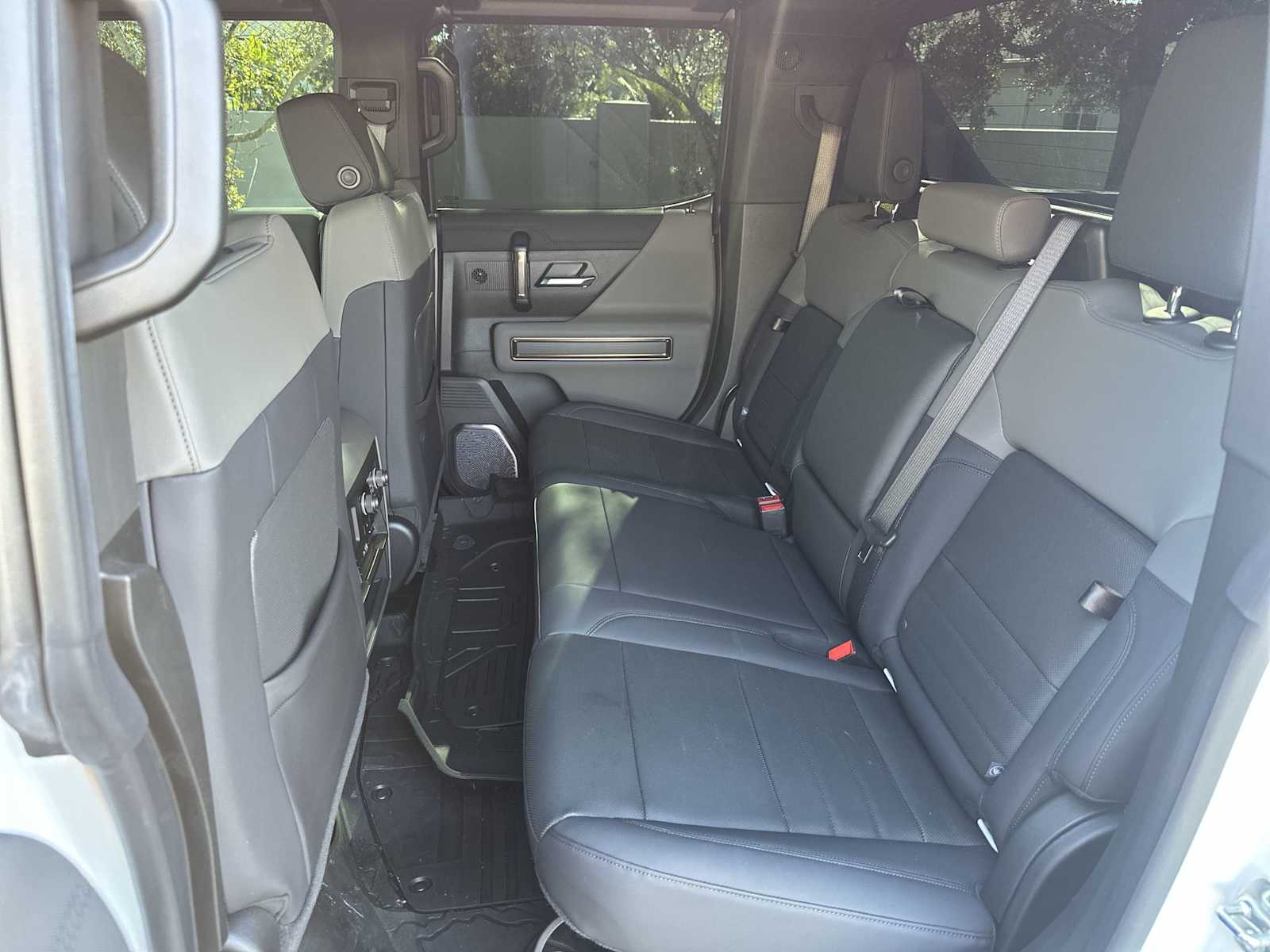 Thumbnail: 2025 GMC Hummer EV - 17