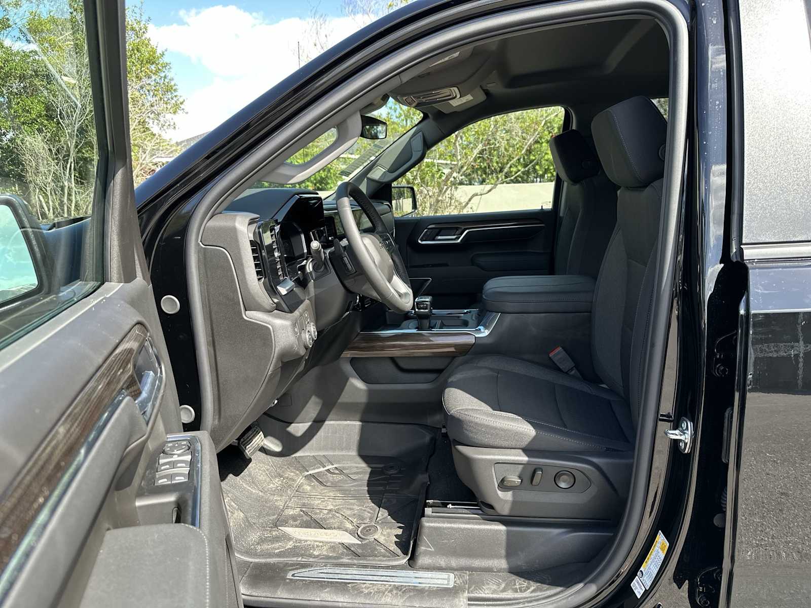 Thumbnail: 2026 Chevrolet Silverado 1500 - 2