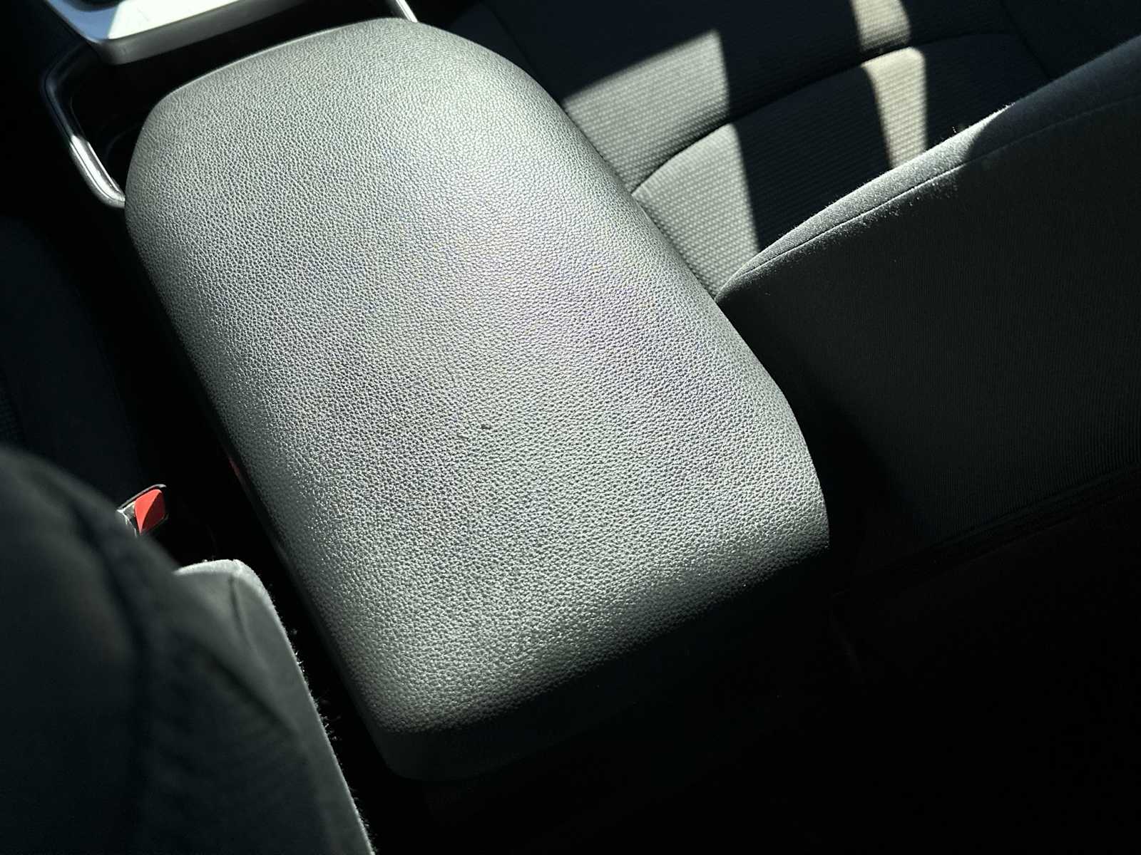 Thumbnail: 2019 Toyota RAV4 - 23