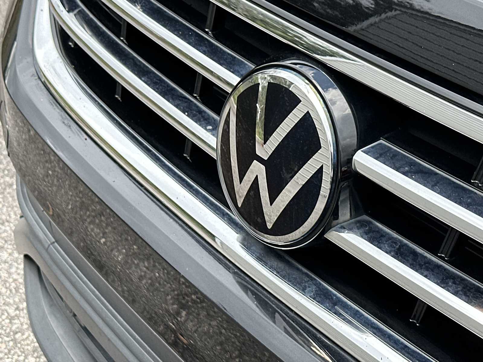Thumbnail: 2023 Volkswagen Tiguan - 10