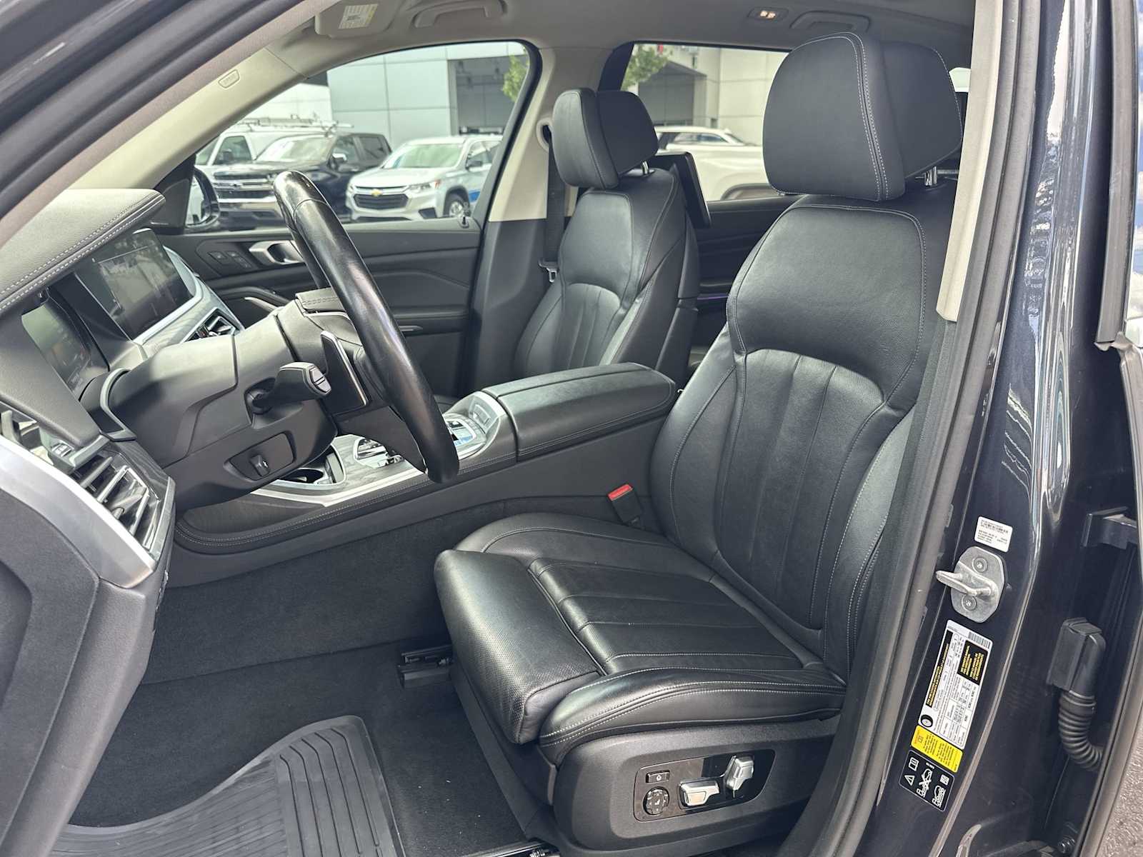 Thumbnail: 2019 BMW X7 - 15