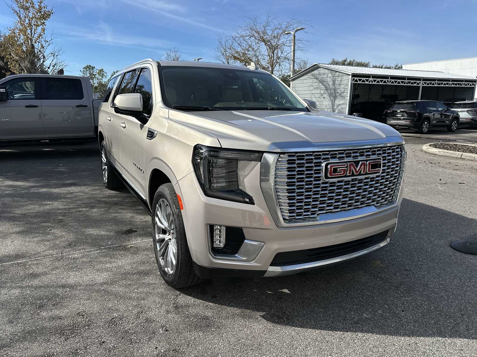Thumbnail: 2023 GMC Yukon XL - 8