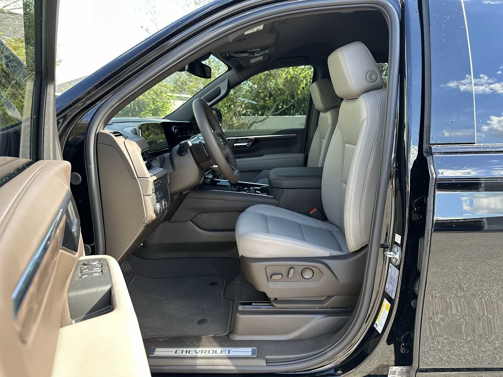 Thumbnail: 2026 Chevrolet Tahoe - 2