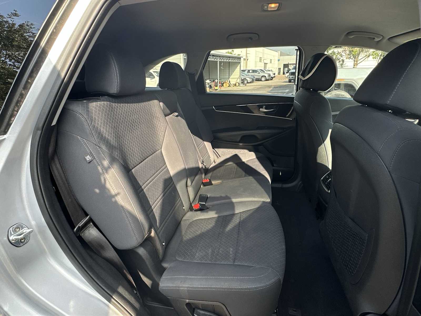 Thumbnail: 2019 Kia Sorento - 18