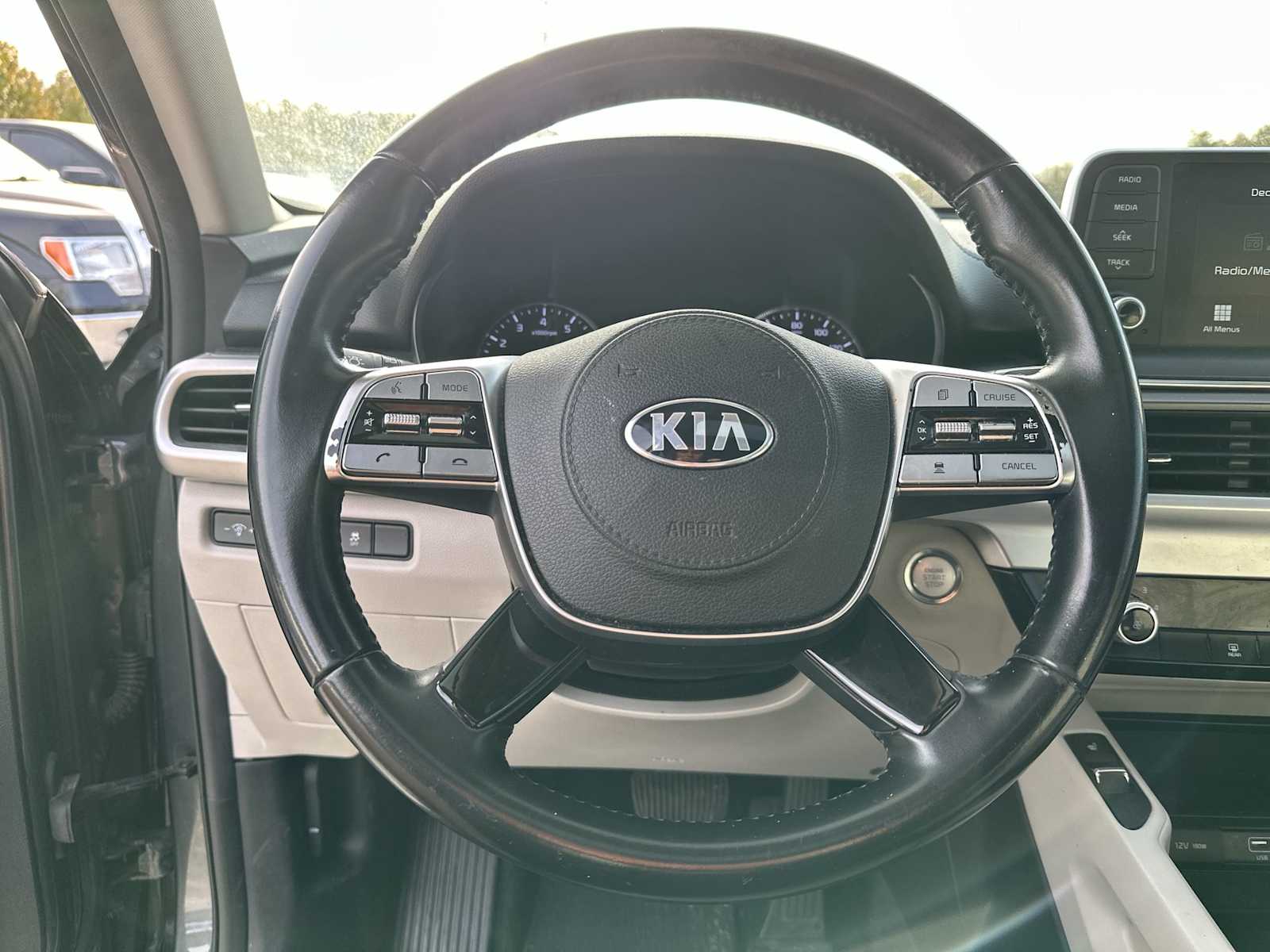 Thumbnail: 2021 Kia Telluride - 21