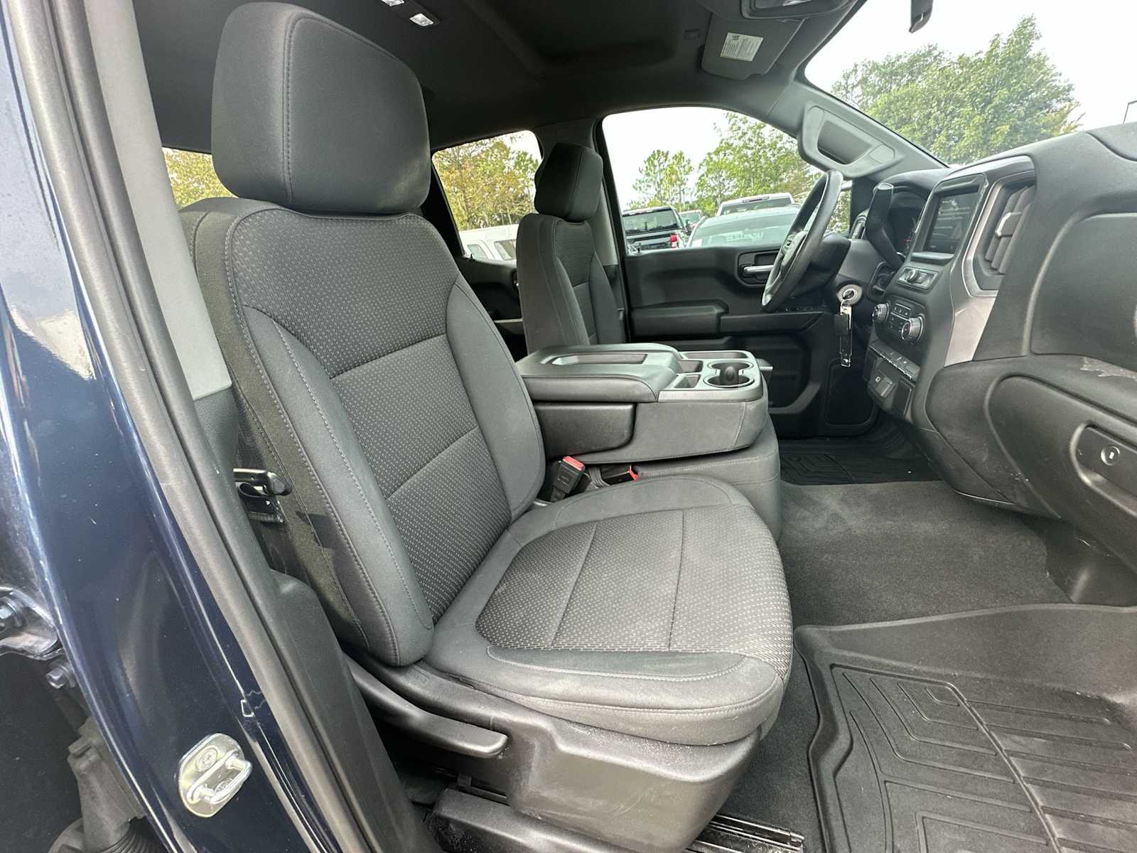 Thumbnail: 2020 Chevrolet Silverado 1500 - 19
