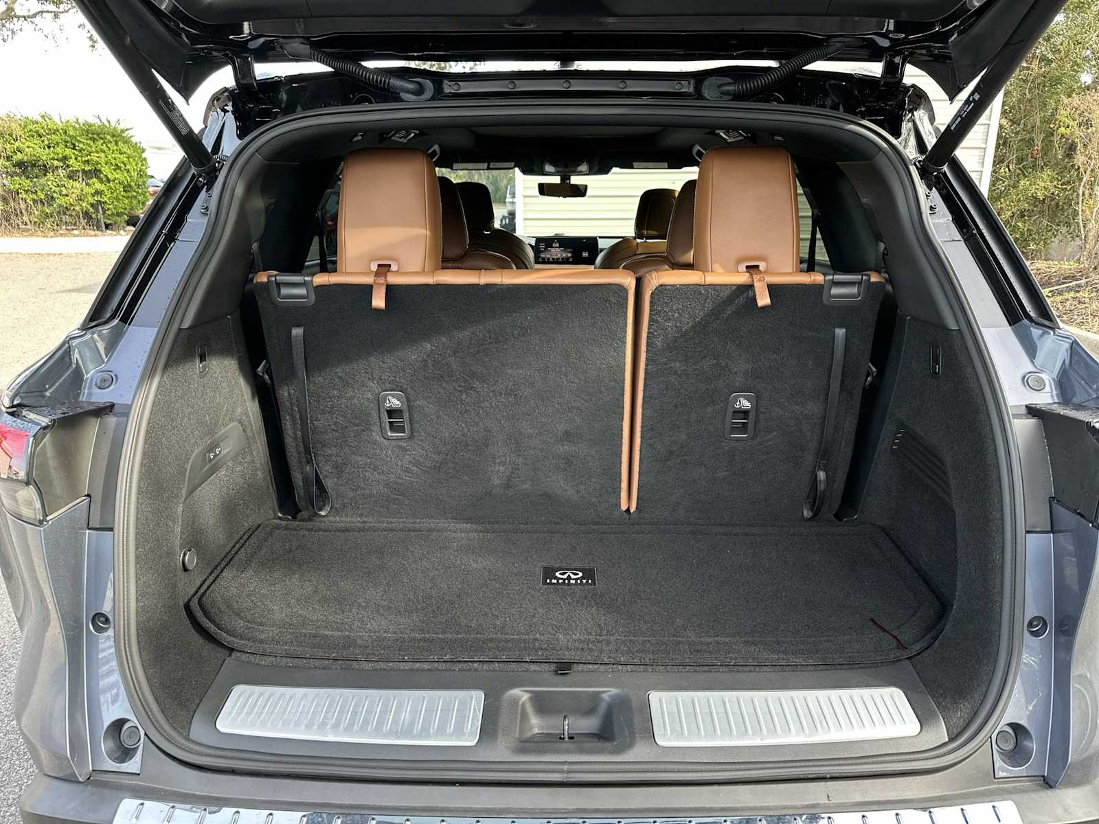 Thumbnail: 2022 INFINITI QX60 - 25