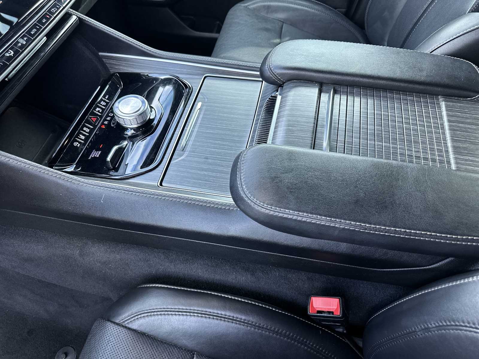 Thumbnail: 2023 Jeep Wagoneer - 21