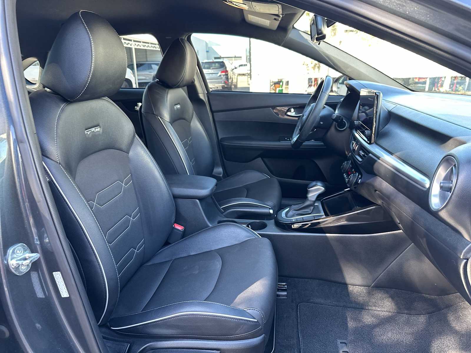 Thumbnail: 2023 Kia Forte - 19