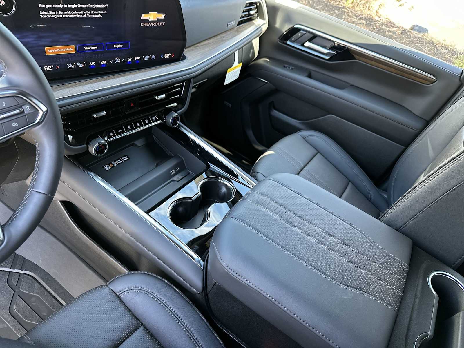 Thumbnail: 2026 Chevrolet Suburban - 22