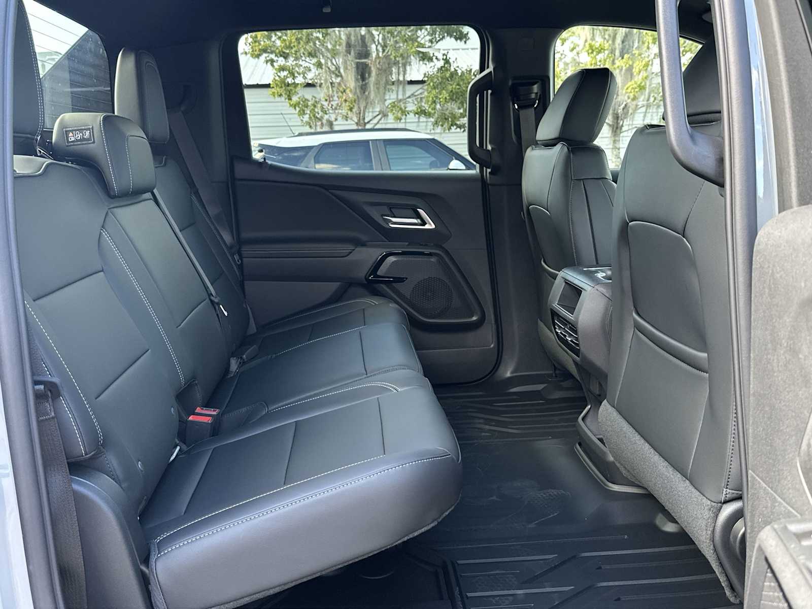 Thumbnail: 2026 Chevrolet Silverado EV - 18