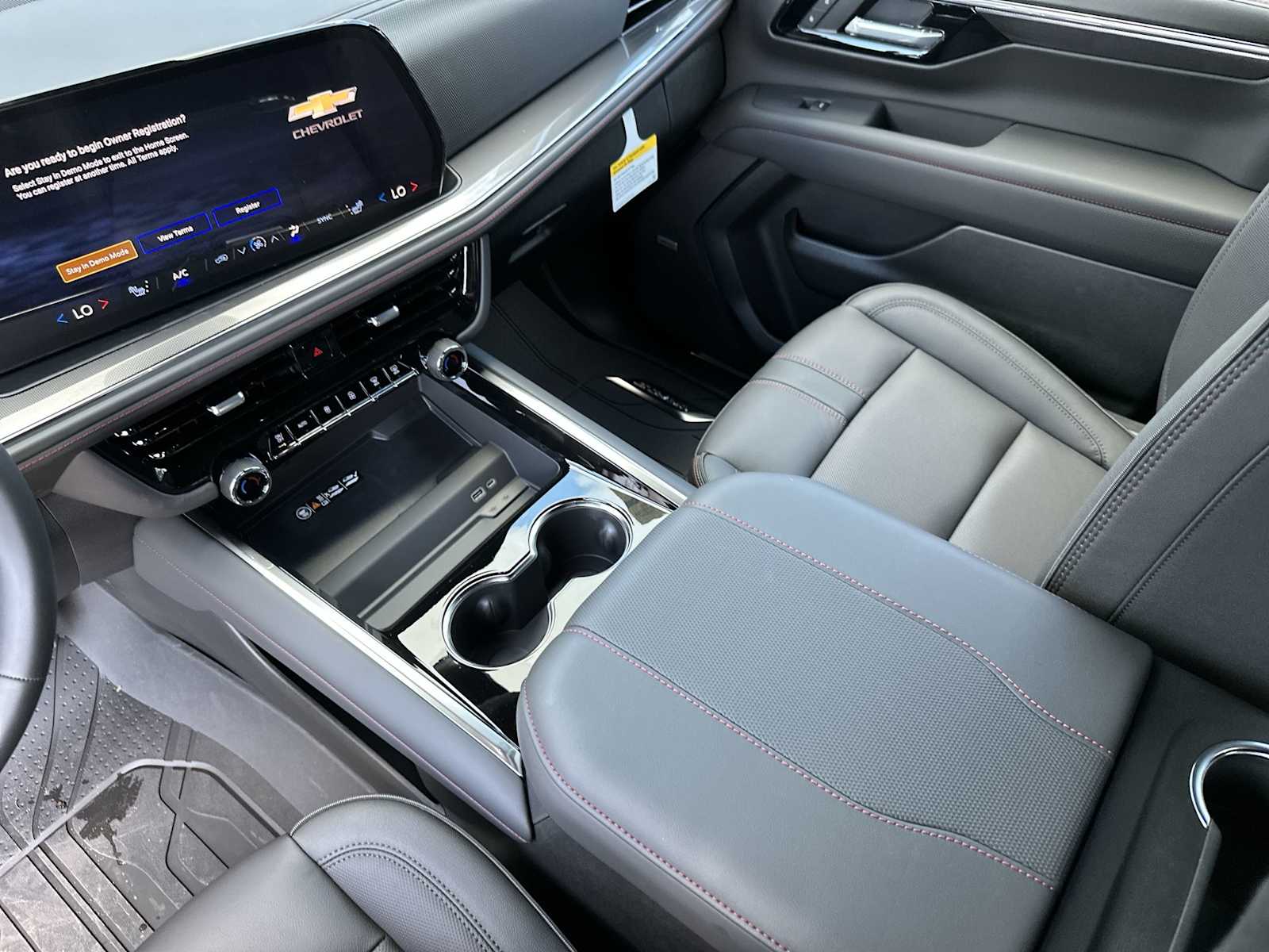 Thumbnail: 2026 Chevrolet Suburban - 22