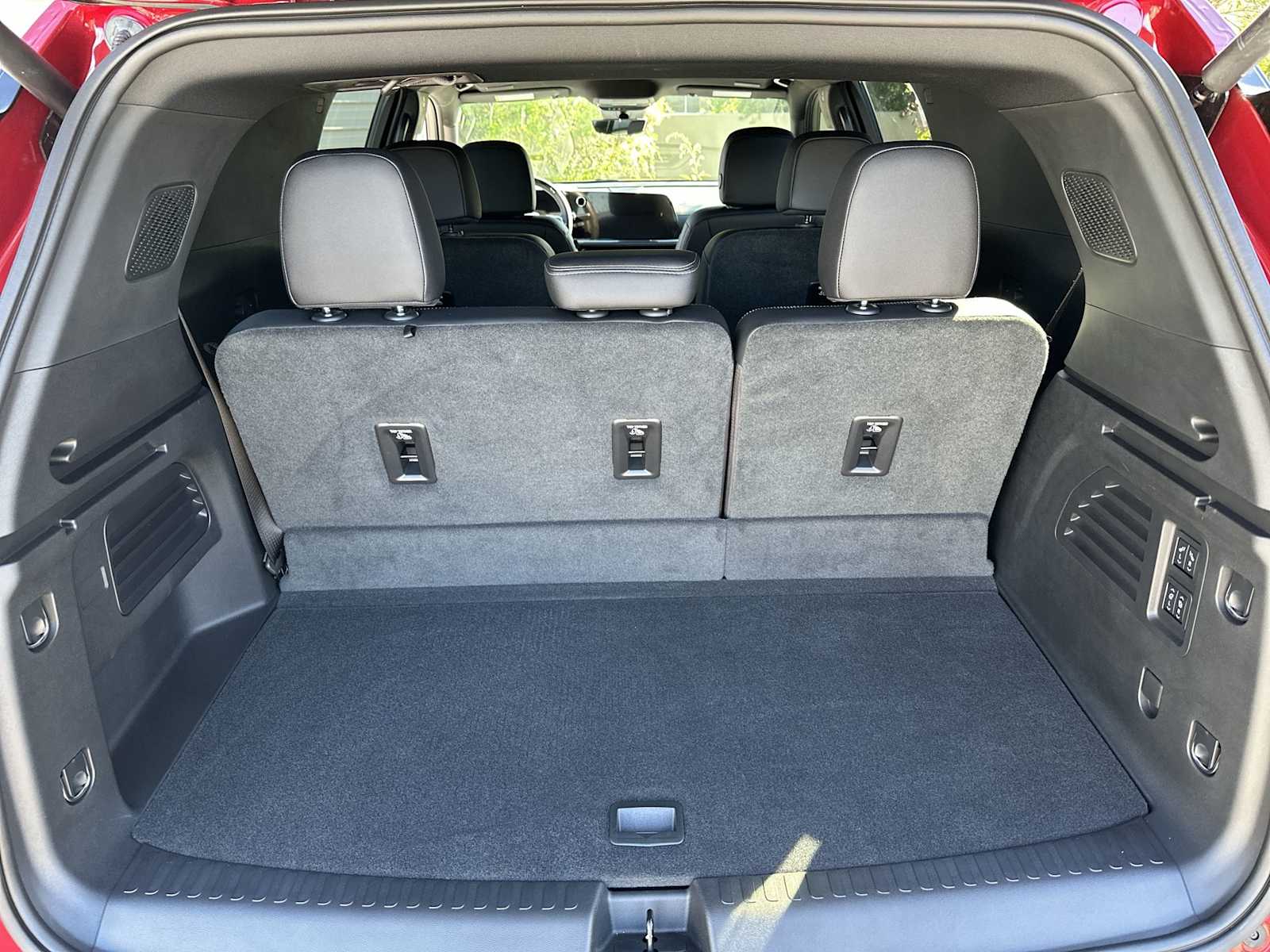 Thumbnail: 2025 Chevrolet Traverse - 25