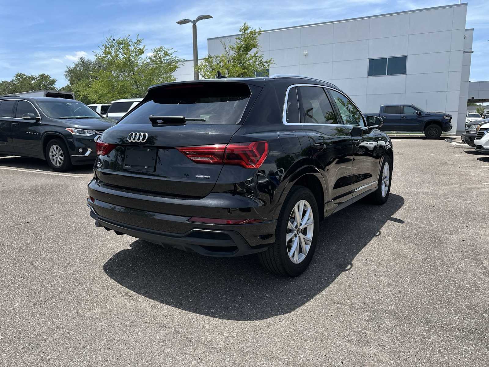 Thumbnail: 2024 Audi Q3 - 6