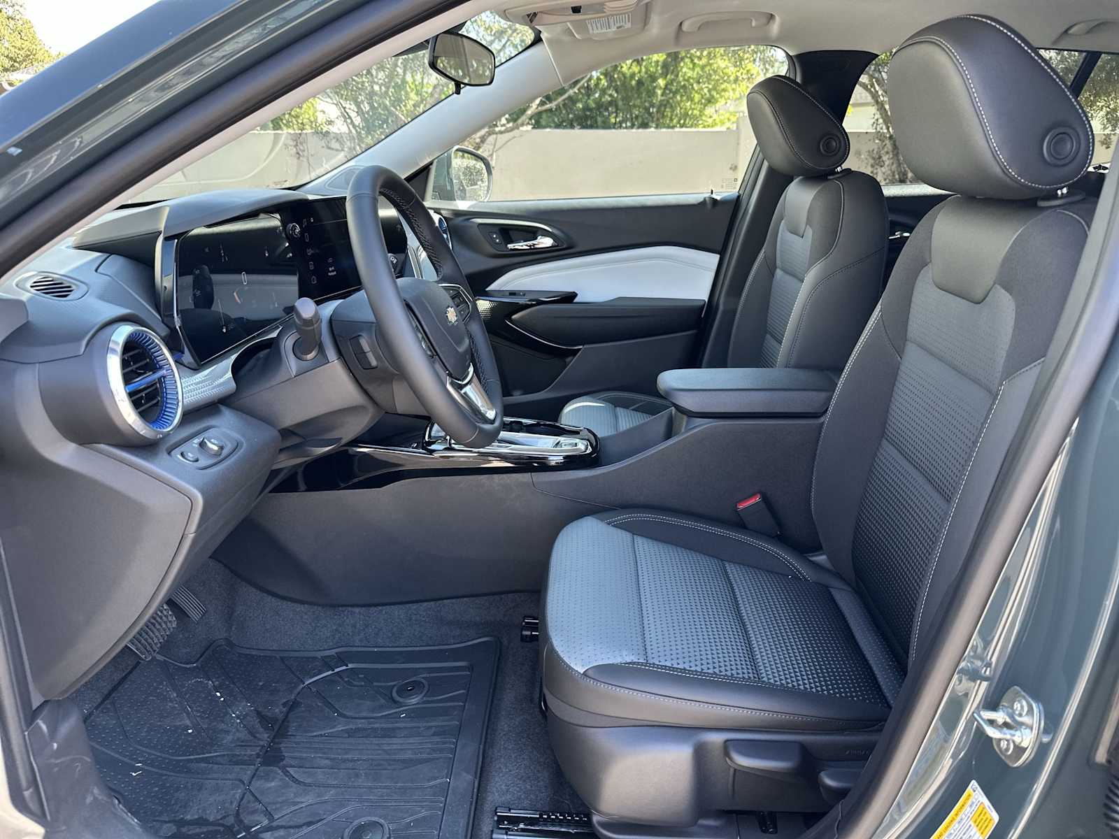 Thumbnail: 2026 Chevrolet Trax - 15