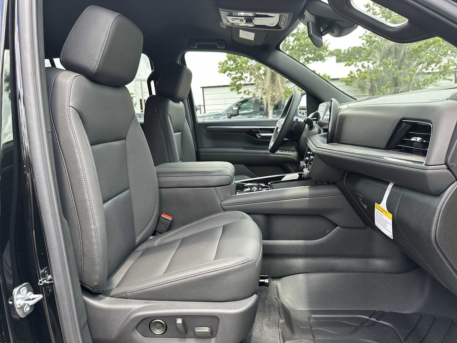 Thumbnail: 2026 Chevrolet Suburban - 19