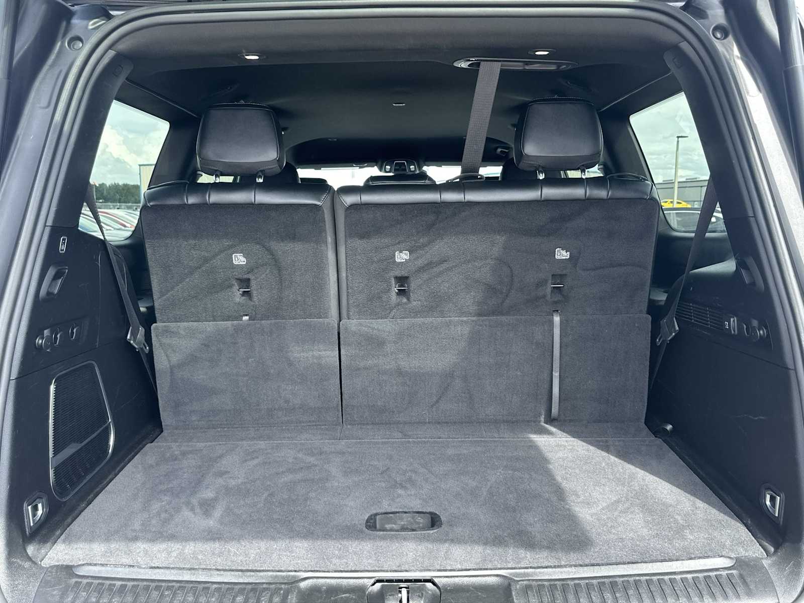 Thumbnail: 2023 Jeep Wagoneer - 25