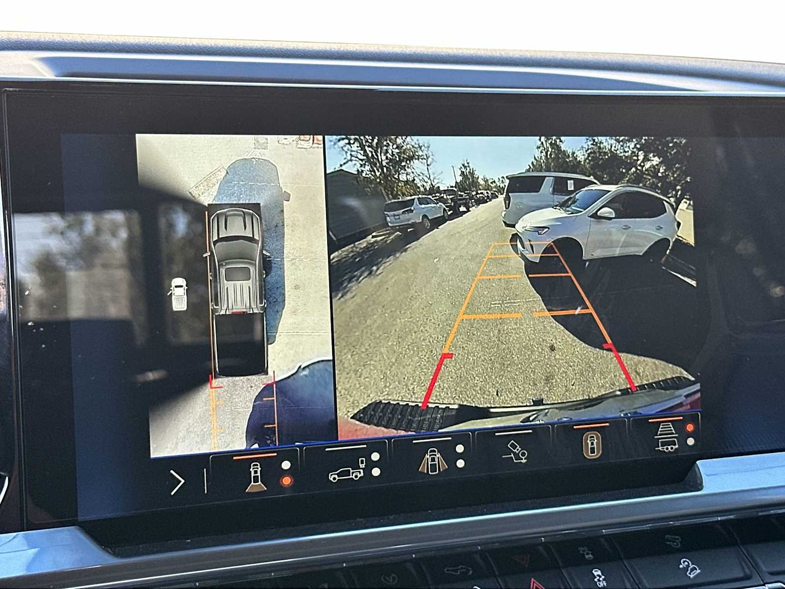 Thumbnail: 2026 Chevrolet Silverado 1500 - 22