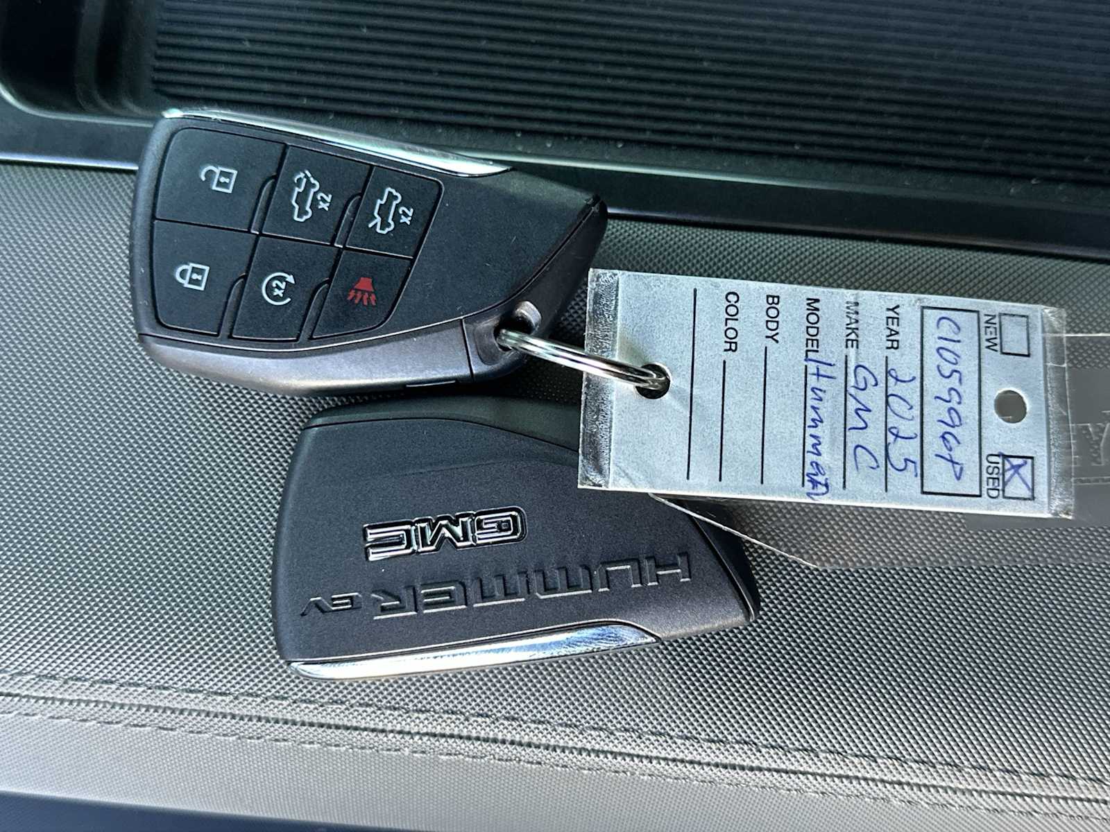 Thumbnail: 2025 GMC Hummer EV - 26