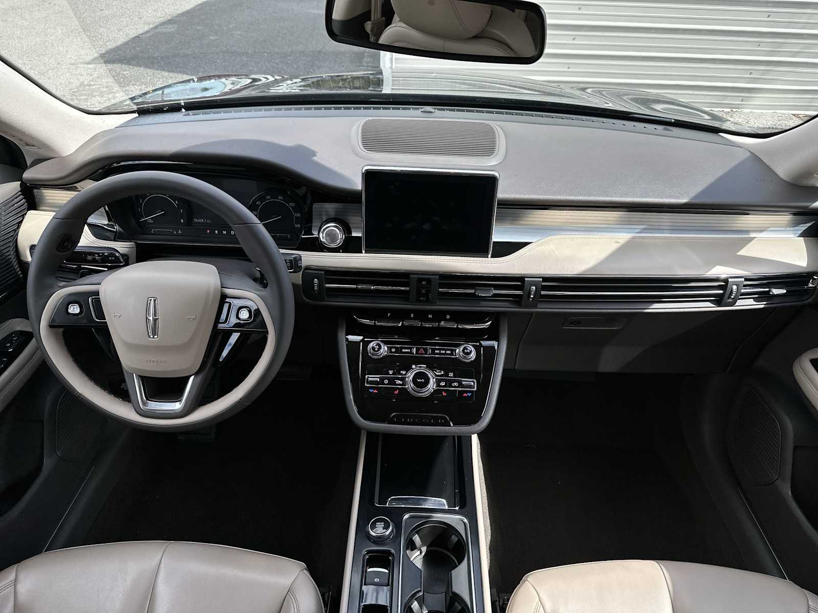 Thumbnail: 2022 Lincoln Corsair - 14