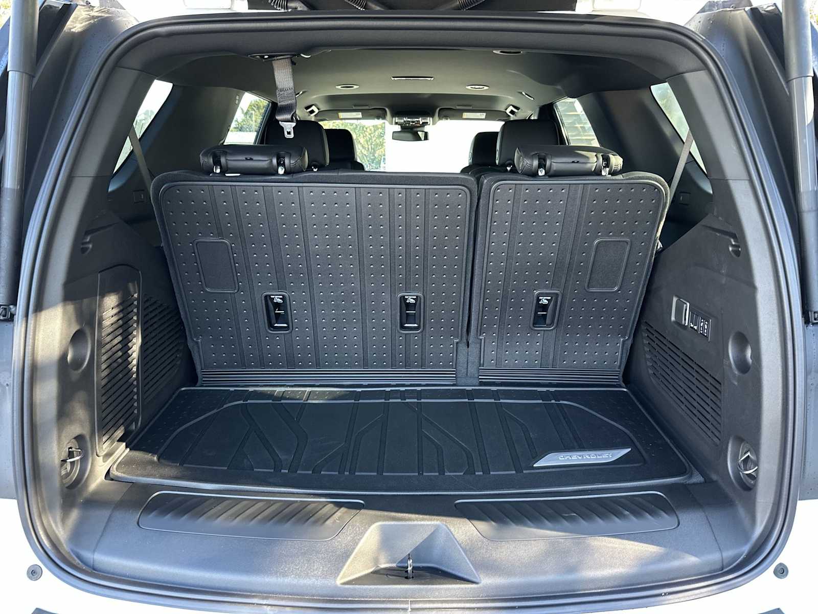 Thumbnail: 2026 Chevrolet Tahoe - 25