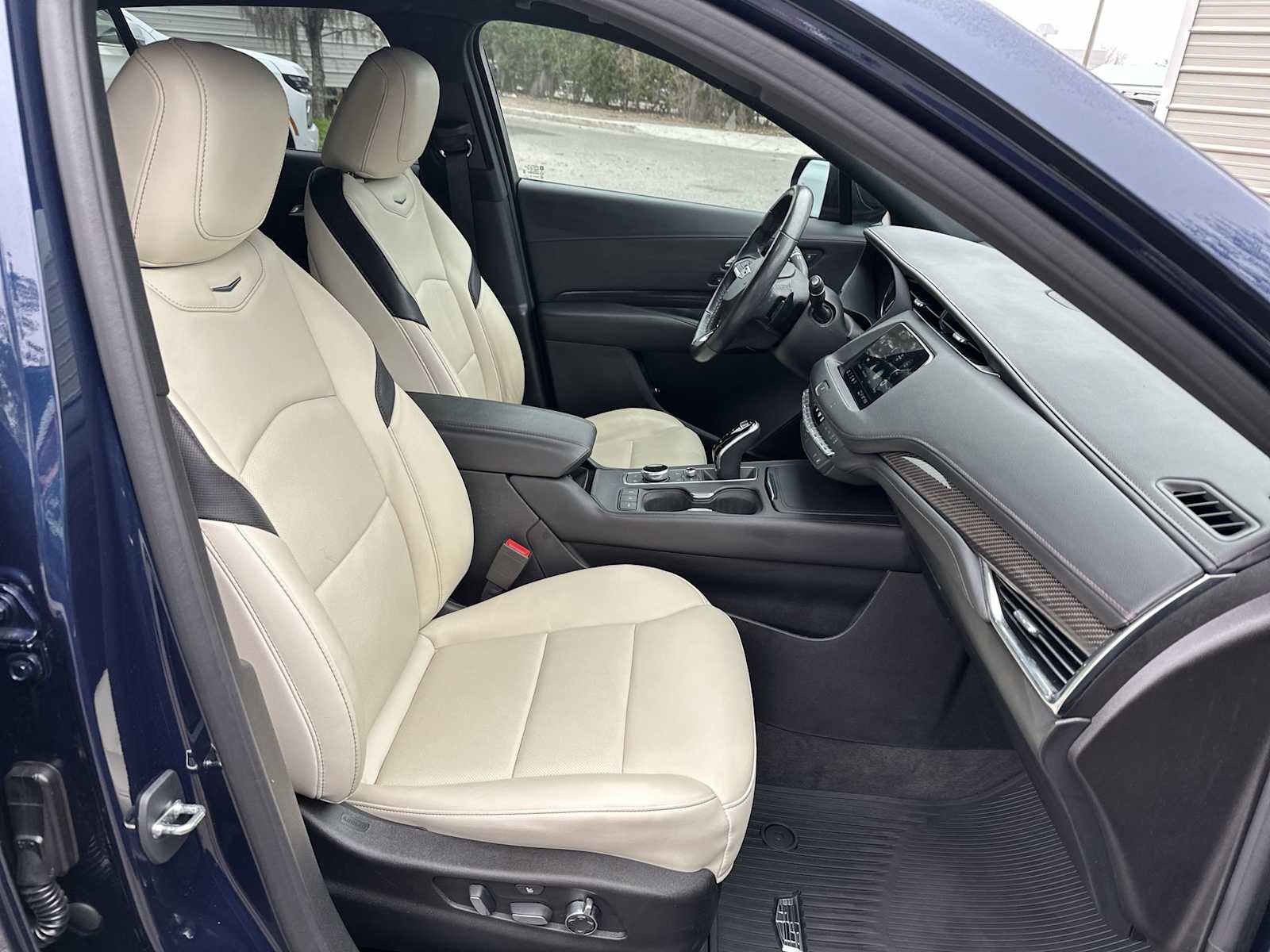 Thumbnail: 2021 Cadillac XT4 - 19