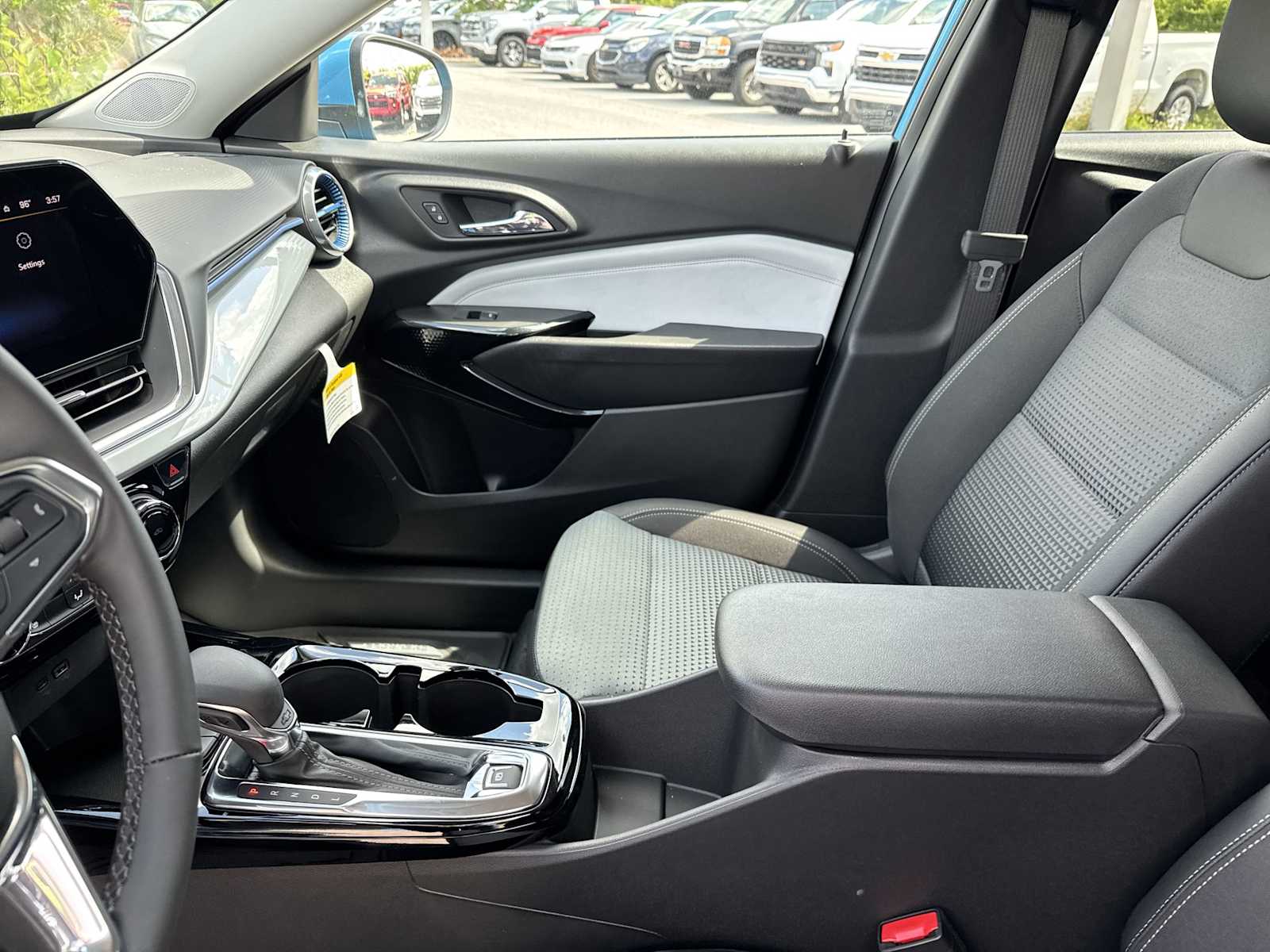 2025 Chevrolet Trax LT 11