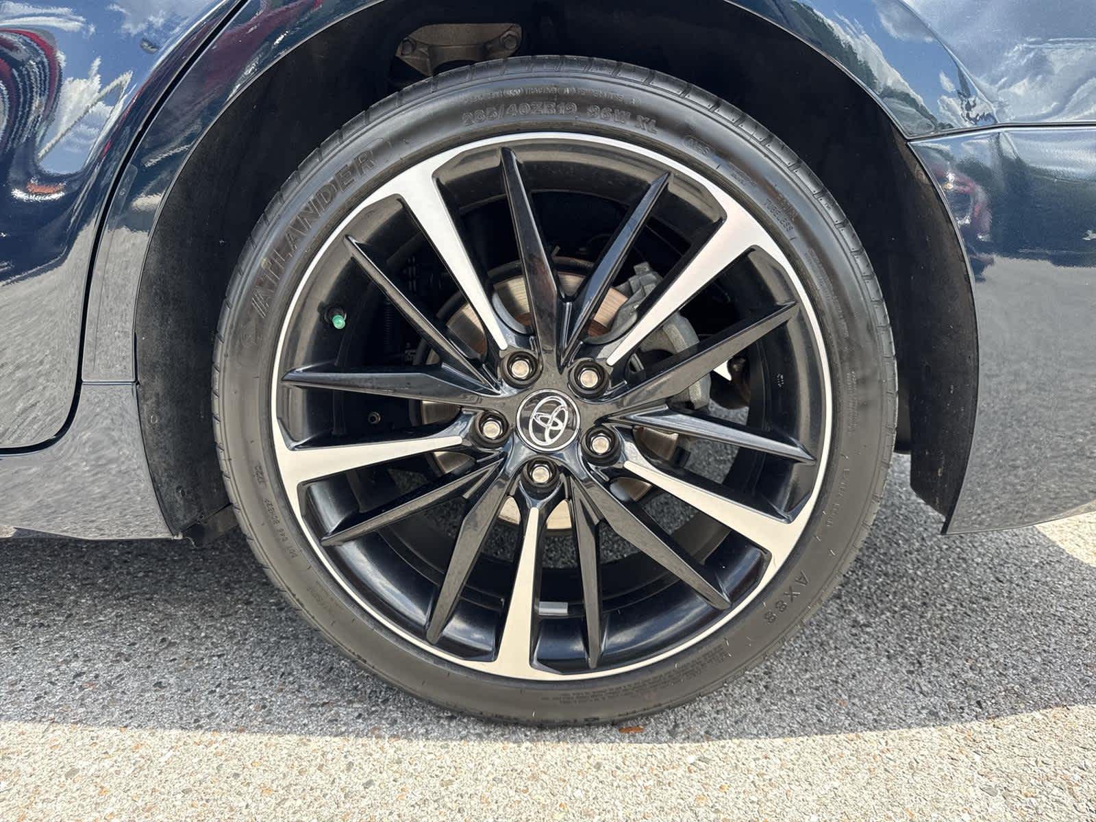 2020 Toyota Camry XSE 19