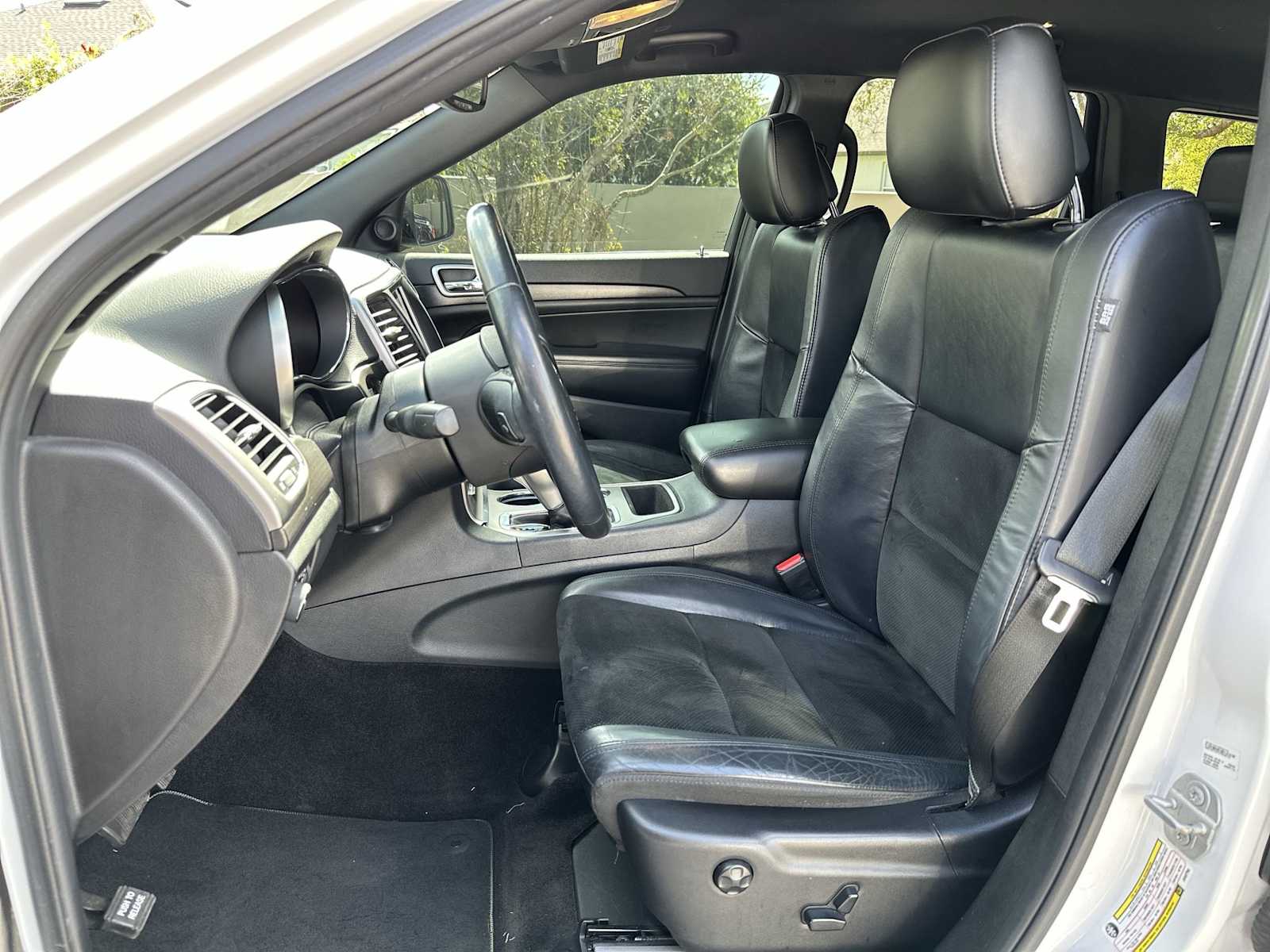 Thumbnail: 2018 Jeep Grand Cherokee - 15