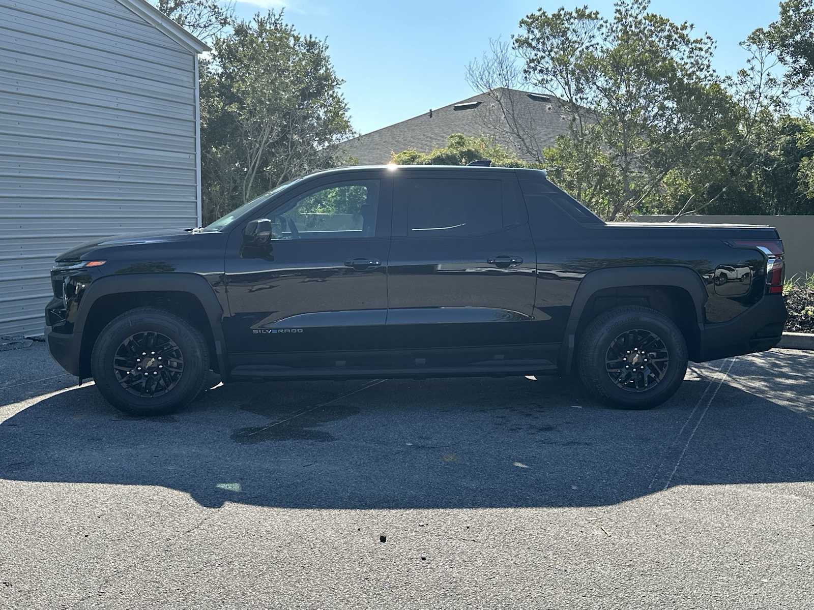 Thumbnail: 2026 Chevrolet Silverado EV - 3