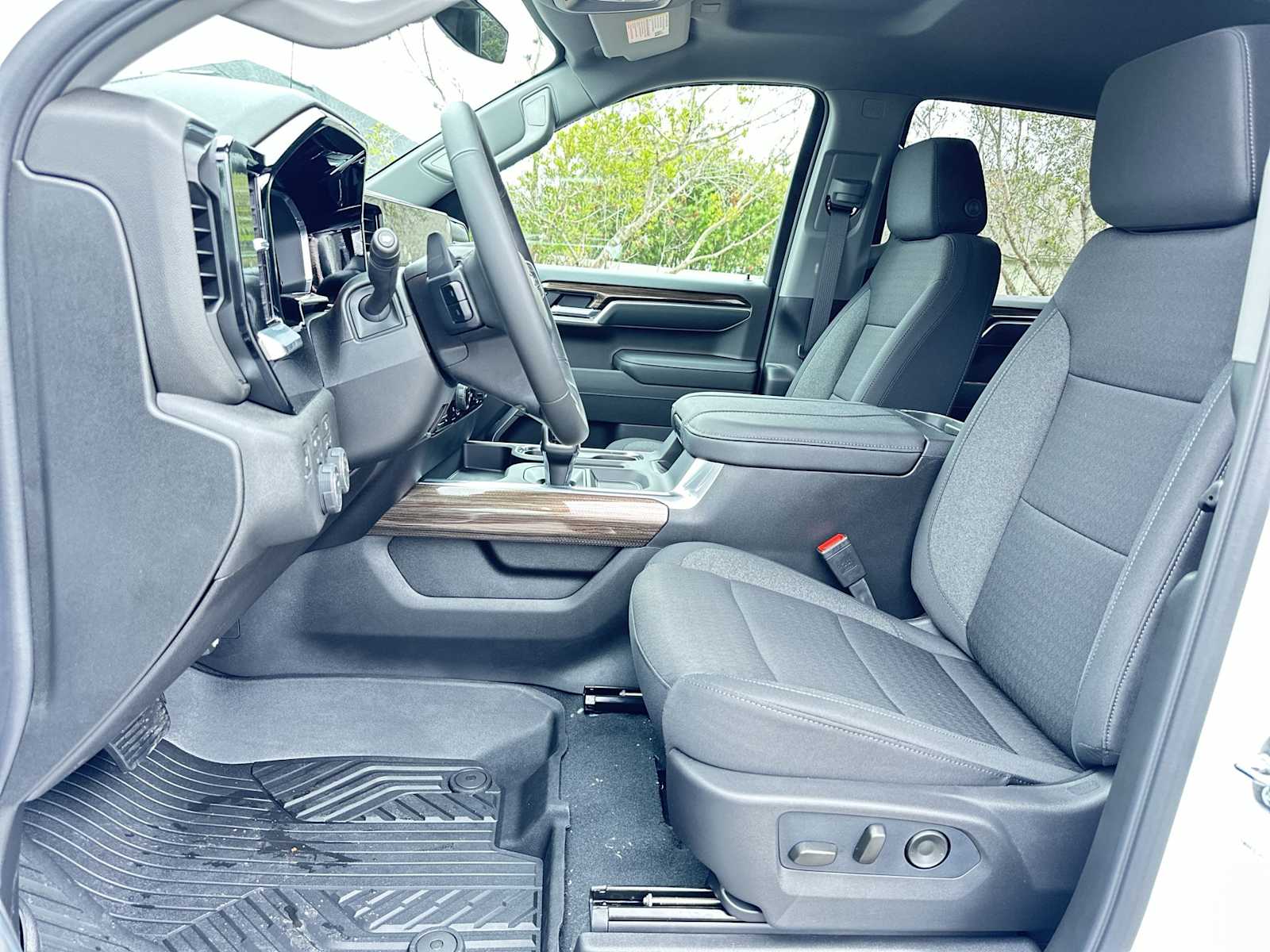 Thumbnail: 2026 Chevrolet Silverado 1500 - 15