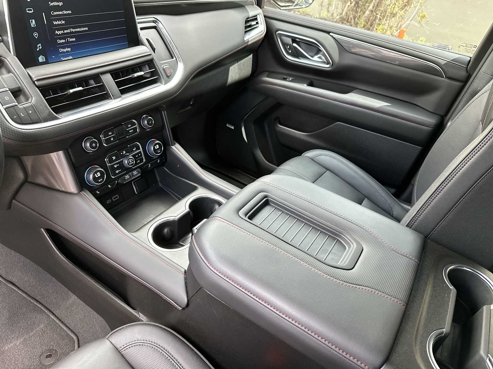 Thumbnail: 2023 Chevrolet Suburban - 21