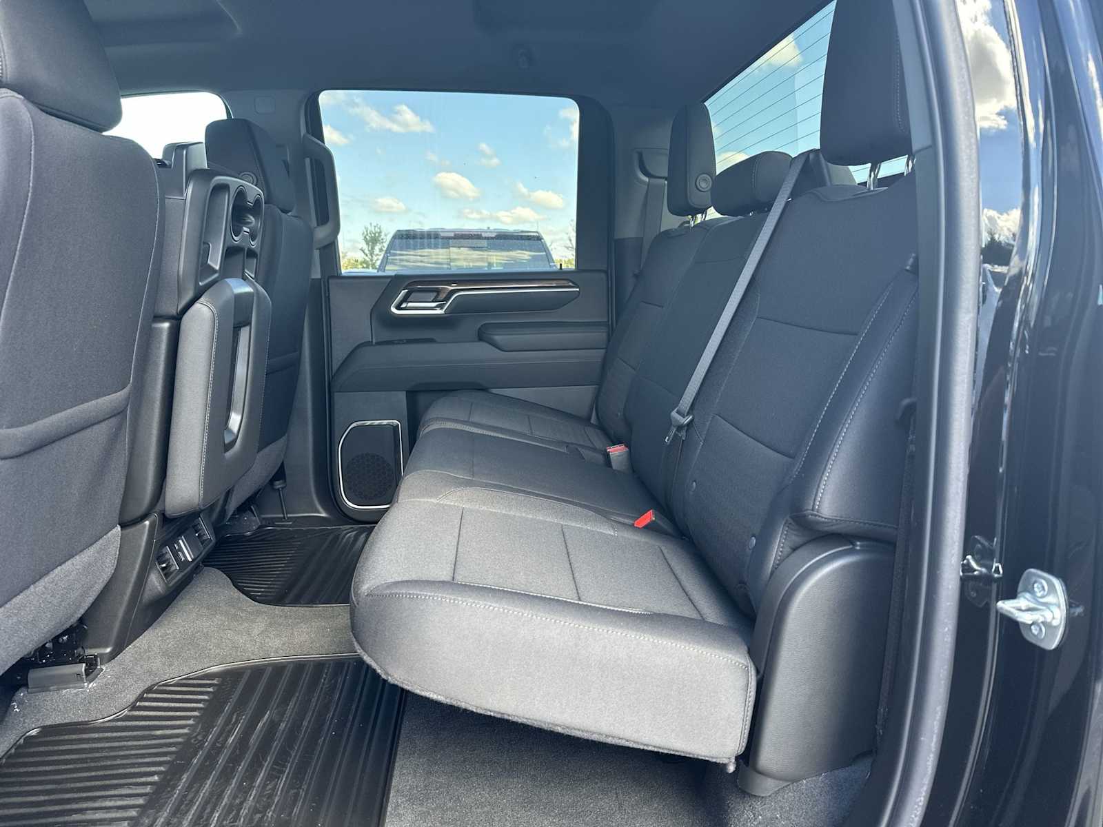 Thumbnail: 2025 Chevrolet Silverado 2500 - 17