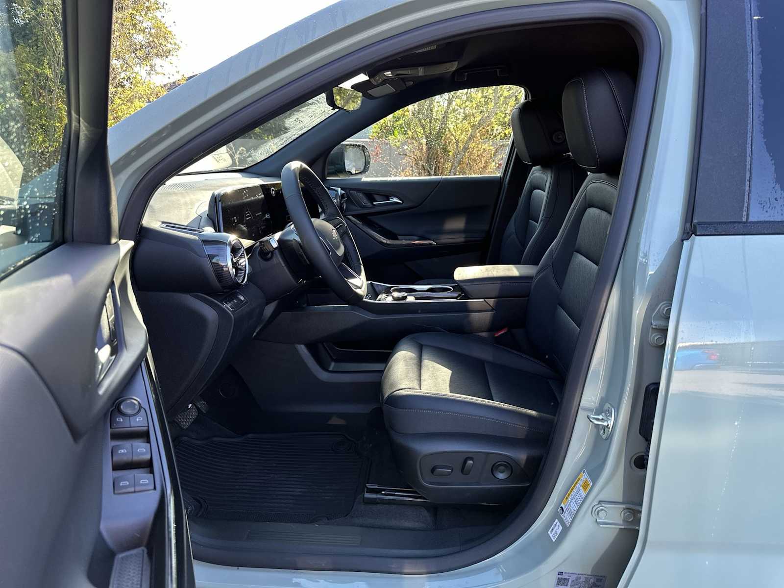 Thumbnail: 2026 Chevrolet Equinox - 2