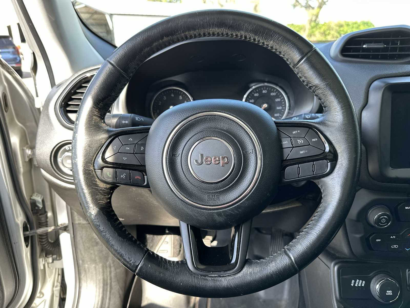 Thumbnail: 2018 Jeep Renegade - 21