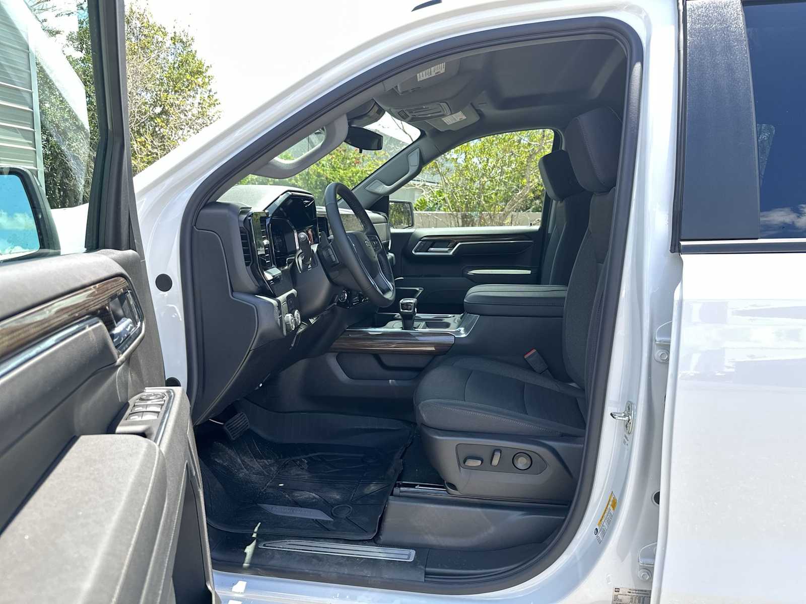 Thumbnail: 2026 Chevrolet Silverado 1500 - 2