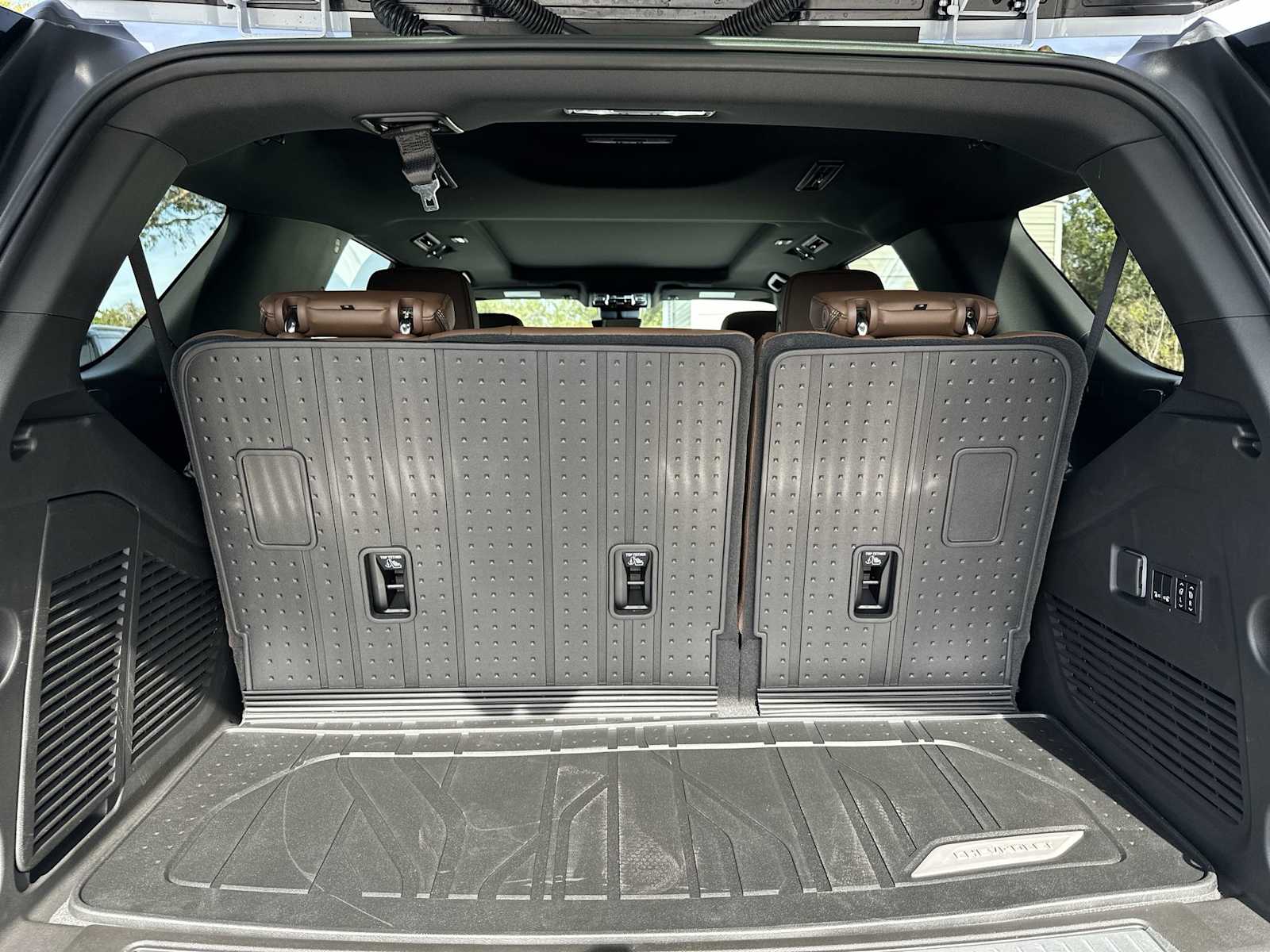 Thumbnail: 2026 Chevrolet Tahoe - 25