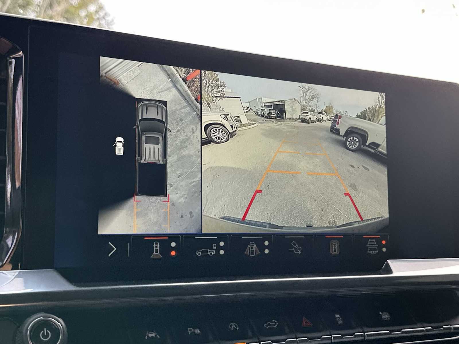 Thumbnail: 2025 Chevrolet Silverado 1500 - 23