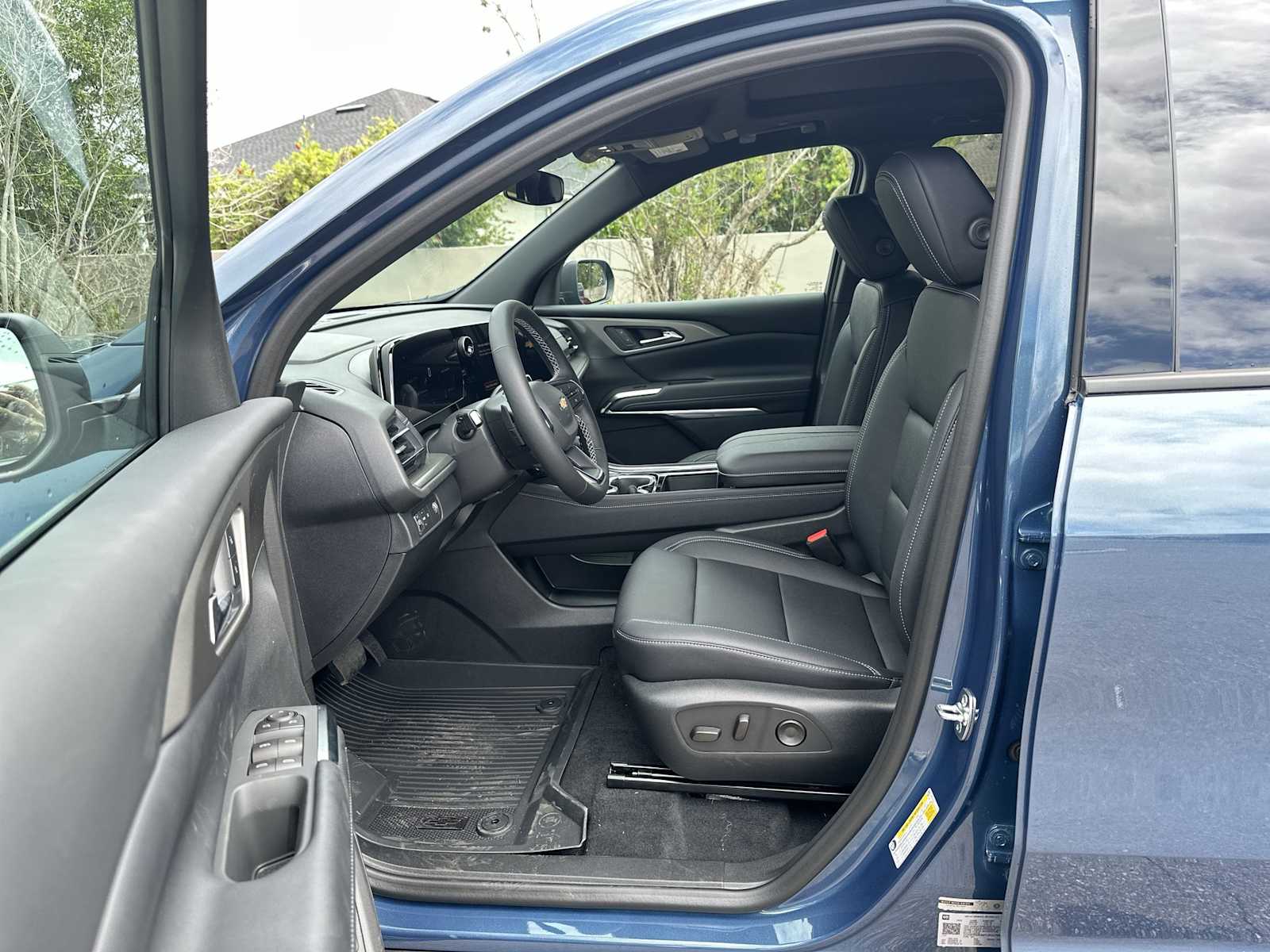 Thumbnail: 2026 Chevrolet Traverse - 3