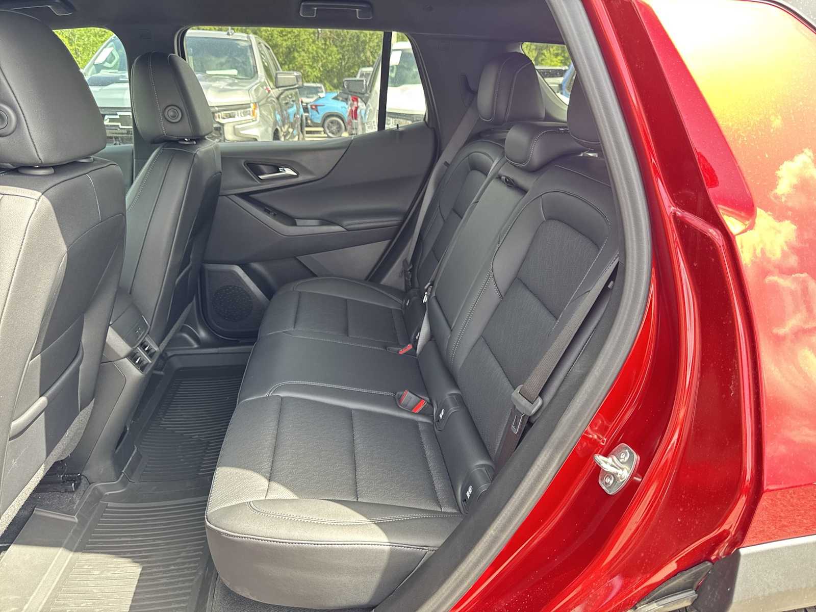 Thumbnail: 2026 Chevrolet Equinox - 17