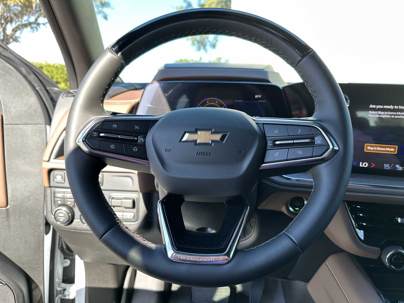 Thumbnail: 2026 Chevrolet Suburban - 21