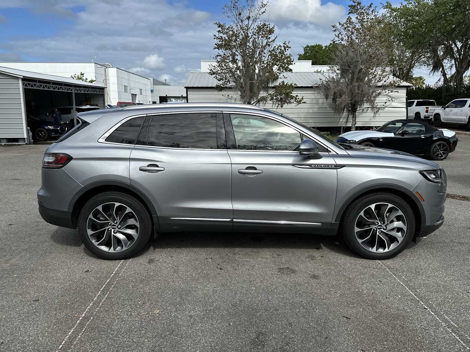 Thumbnail: 2021 Lincoln Nautilus - 8